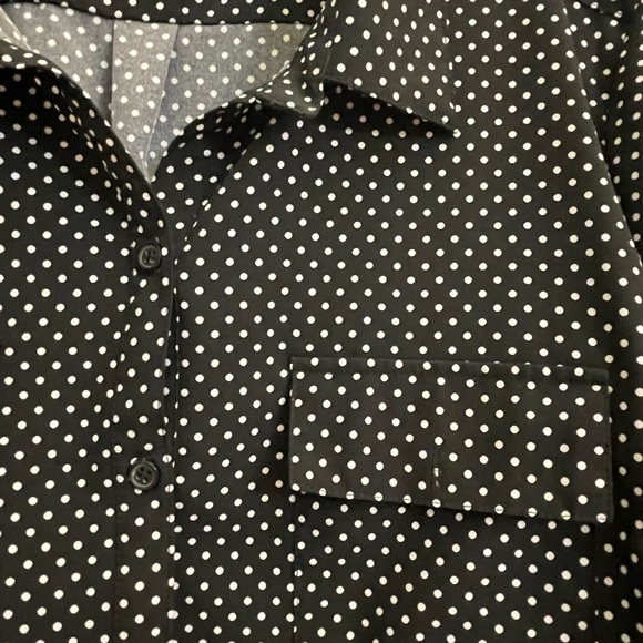 Cathy long-sleeved button-down top, never worn, polyester/spandex - Picture 3 of 6